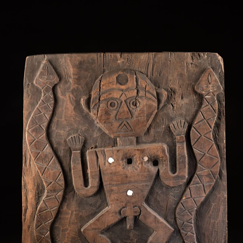 Paiwan tribes wood Door- 19 century - south Taiwan. Detail